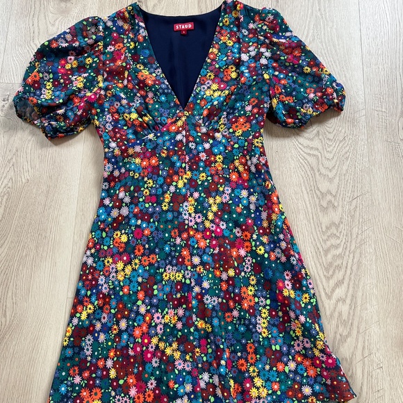 STAUD Rainbow Floral Flower Print Mini Dress V Neck Women's Sz 6 - Picture 4 of 5